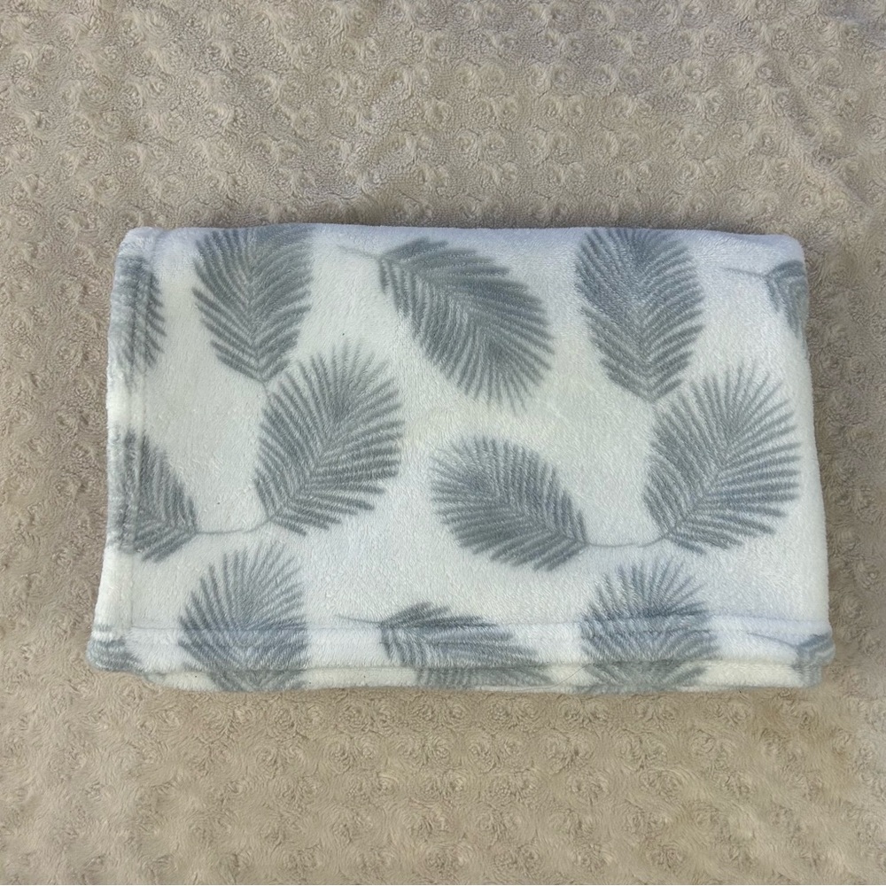 Tahari Gray White Feathers Baby Blanket Plush Soft Lovey Fern Leaf Leaves
